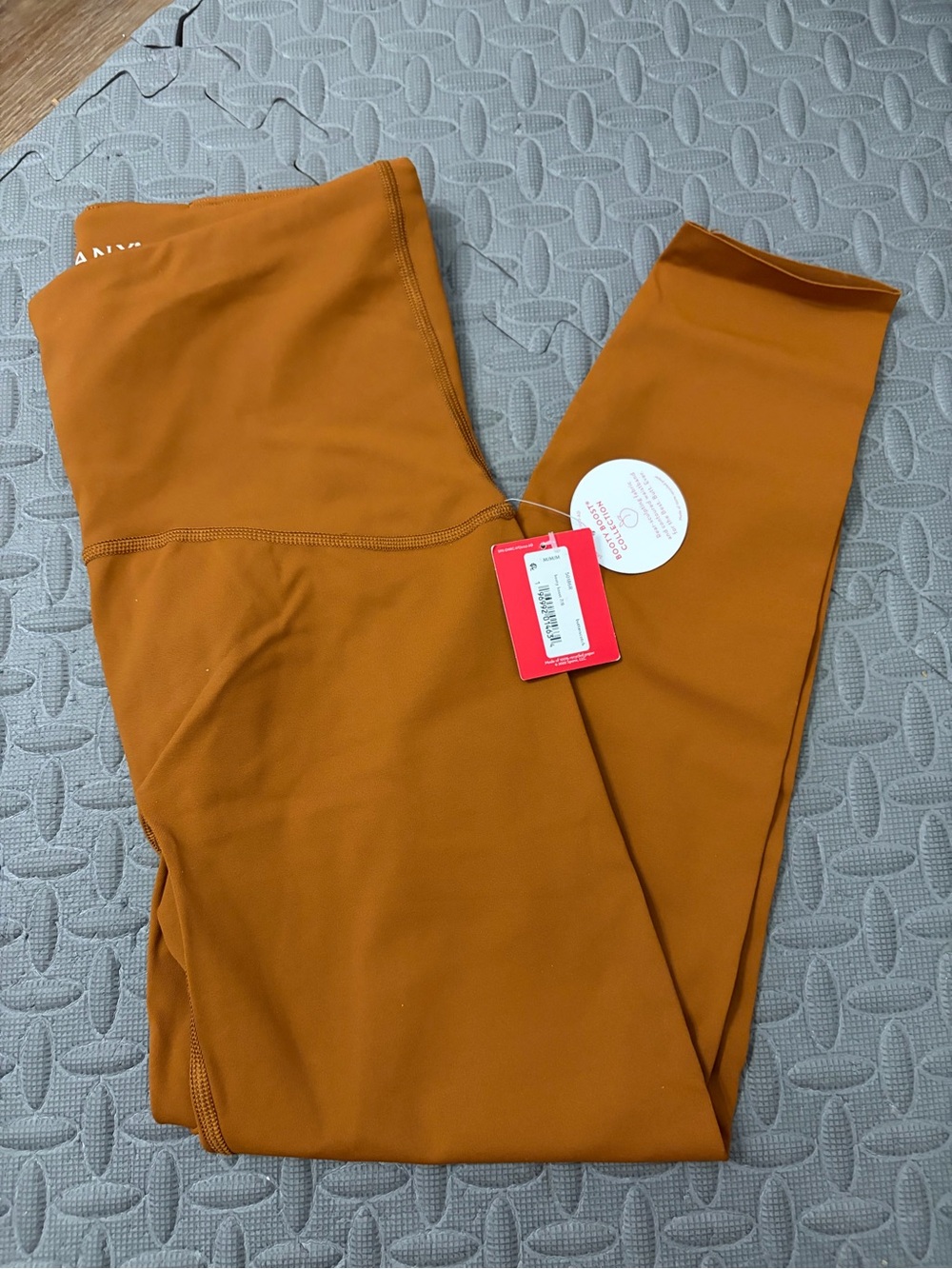NWT Women’s Spanx booty boost 7/8 leggings butterscotch medium